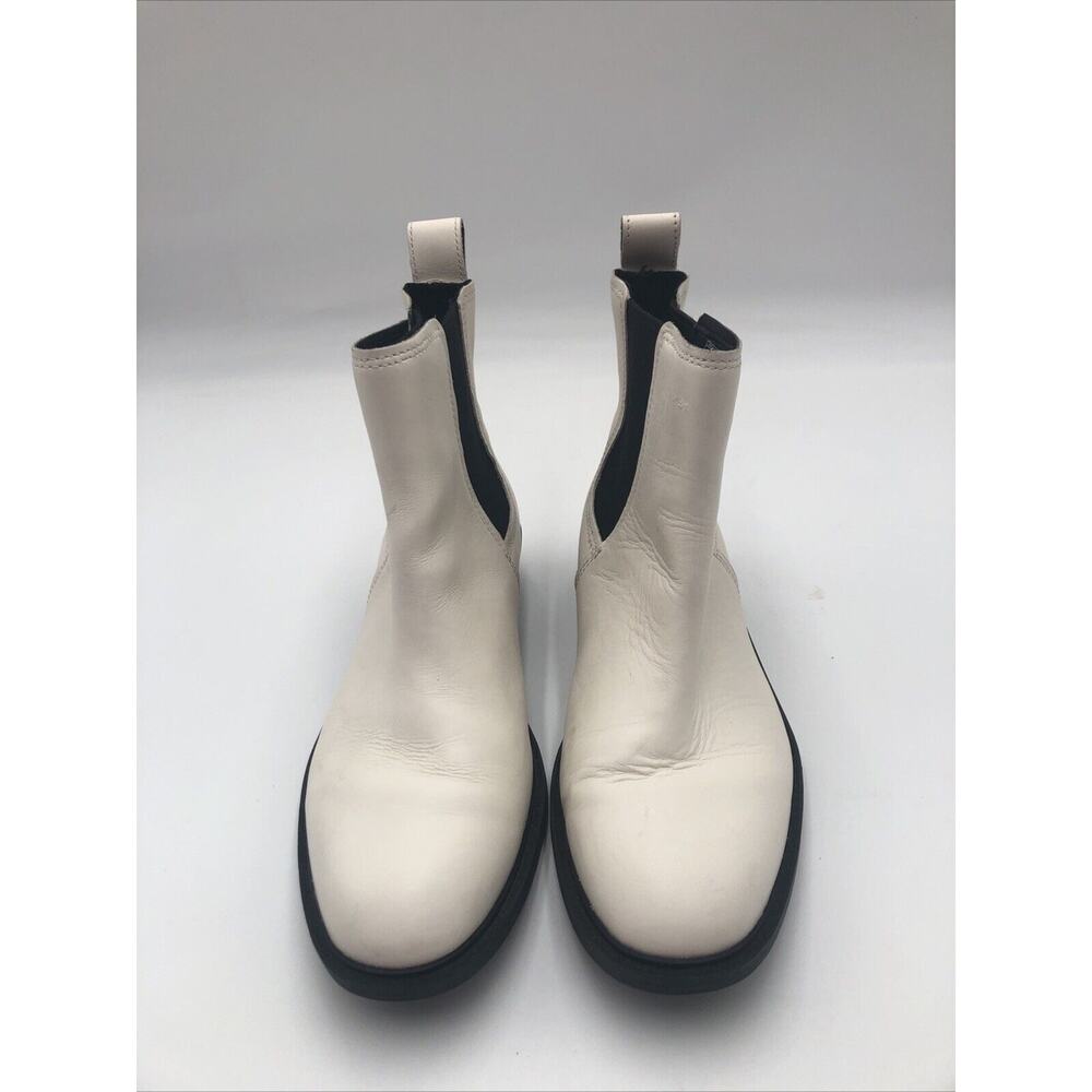 UGG White Leather Boots Women’s Size US 9.5/EU 40.5 READ